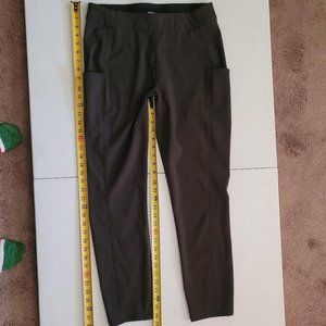 Briggs Women's lightweight pull on pants with side pockets sz M